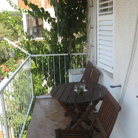 Volga * Jelsa (Hvar)