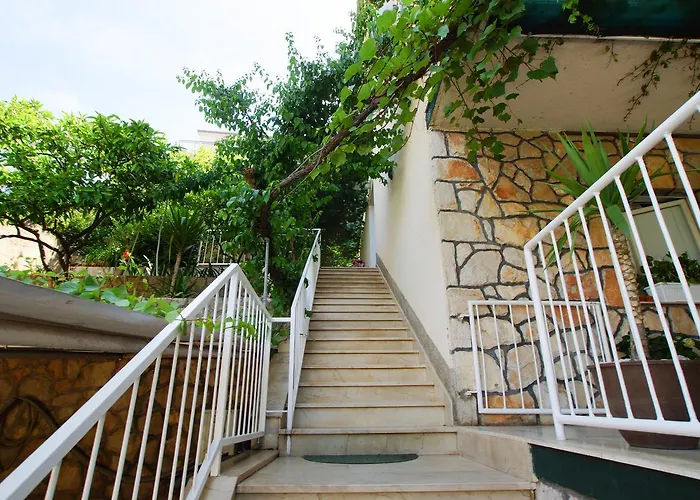 Volga * Jelsa (Hvar)